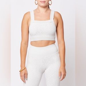 NUX Pullover Light Compression Snakeskin Fundamental Active Sports Bra Size m